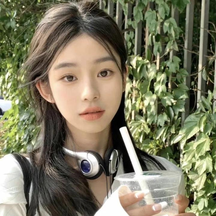 你好,我叫多蕾丝